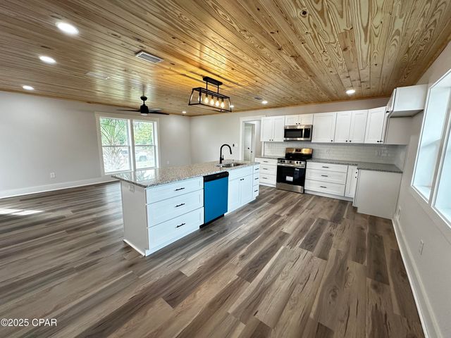 6 Harvard Circle, Panama City, FL 32405