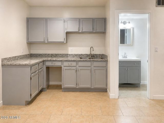 5532 N 19TH Avenue, Phoenix, AZ 85015