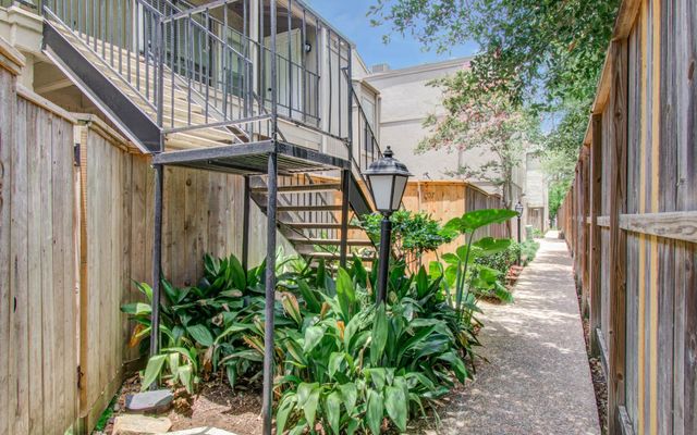 5711 Sugar Hill Drive 108, Houston, TX 77057