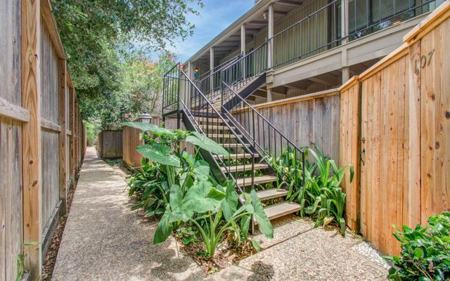 5711 Sugar Hill Drive 108, Houston, TX 77057