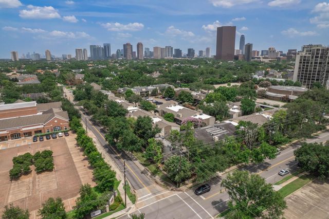 5711 Sugar Hill Drive 108, Houston, TX 77057