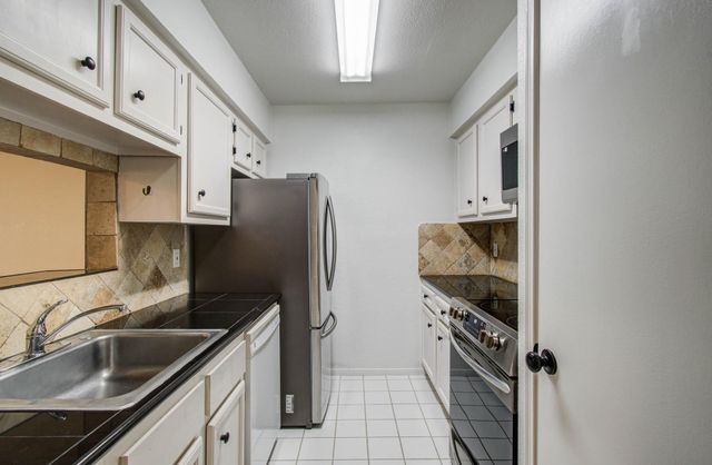 5711 Sugar Hill Drive 108, Houston, TX 77057