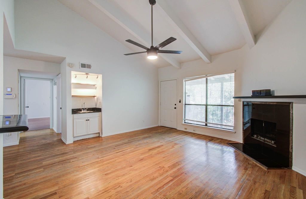 5711 Sugar Hill Drive 108, Houston, TX 77057