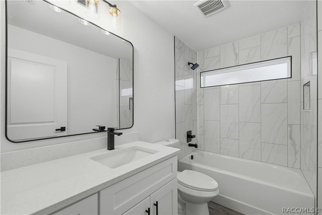 23 Juniper Loop Court, Ocala, FL 34480