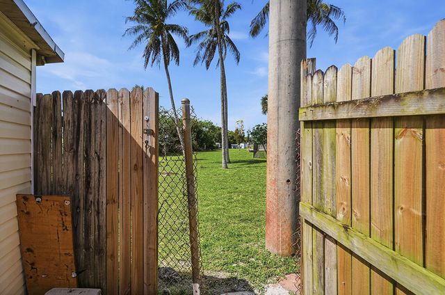 5301 SW 29th Way, Fort Lauderdale, FL 33312
