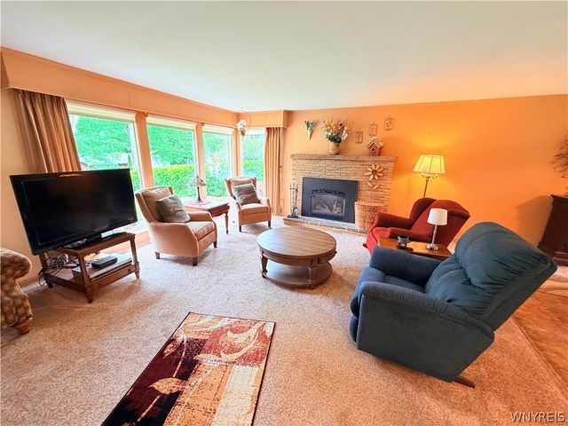 4573 Marie Drive, Hamburg, NY 14075