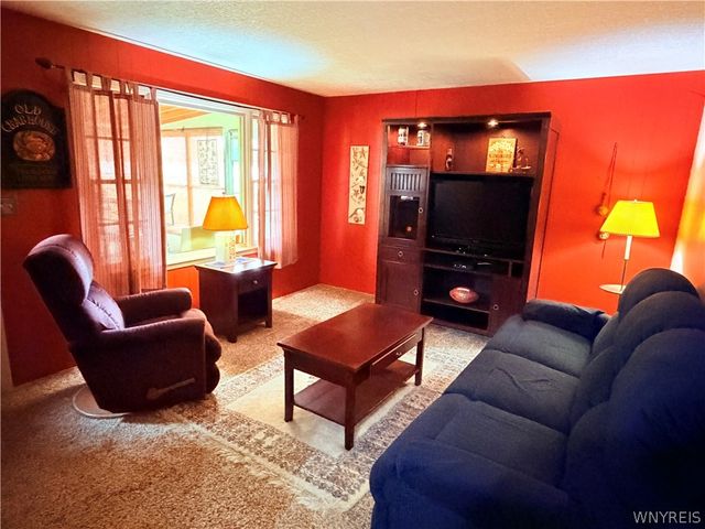 4573 Marie Drive, Hamburg, NY 14075
