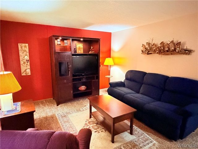 4573 Marie Drive, Hamburg, NY 14075