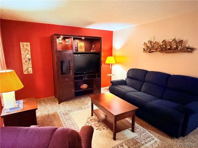 4573 Marie Drive, Hamburg, NY 14075