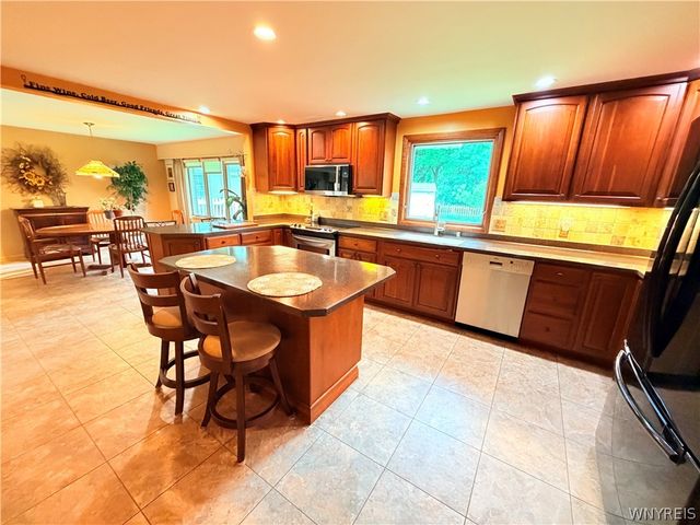 4573 Marie Drive, Hamburg, NY 14075