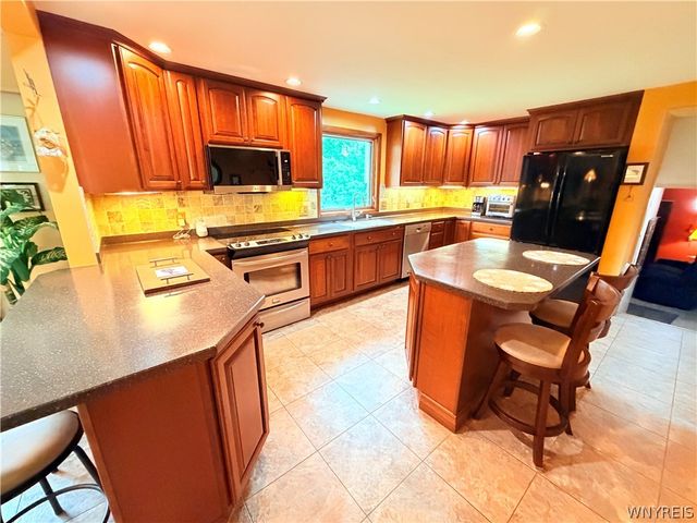 4573 Marie Drive, Hamburg, NY 14075