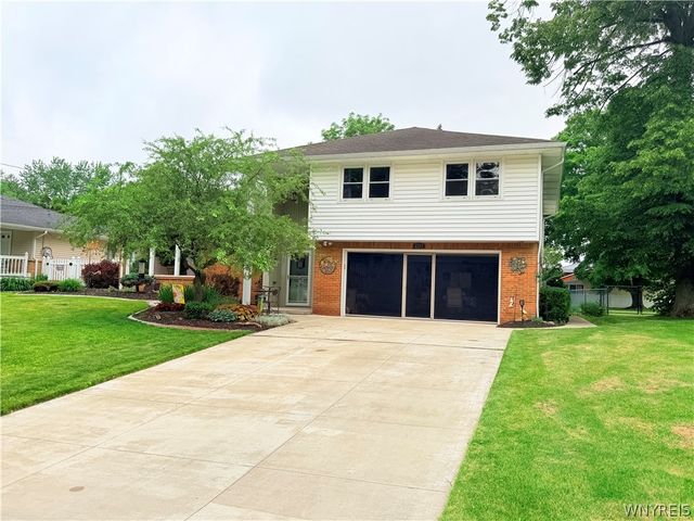 4573 Marie Drive, Hamburg, NY 14075