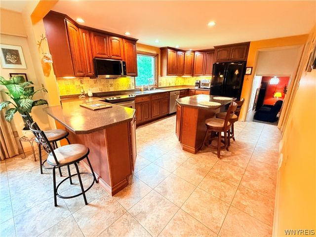 4573 Marie Drive, Hamburg, NY 14075
