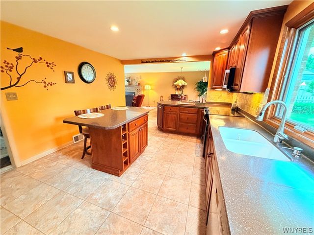 4573 Marie Drive, Hamburg, NY 14075