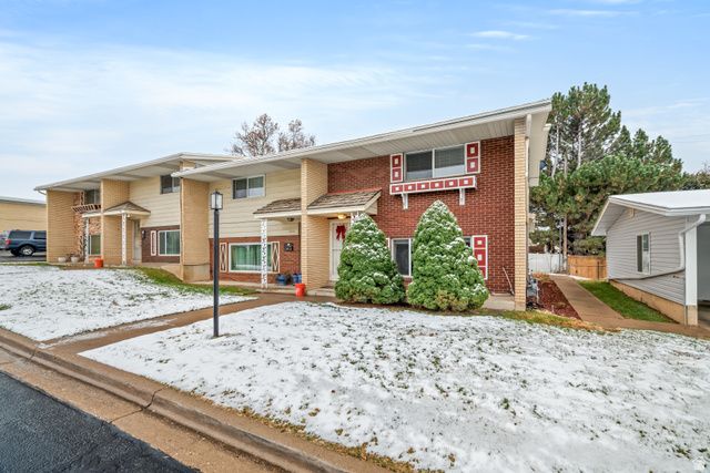 2349 W CHATEAU DR, Roy, UT 84067