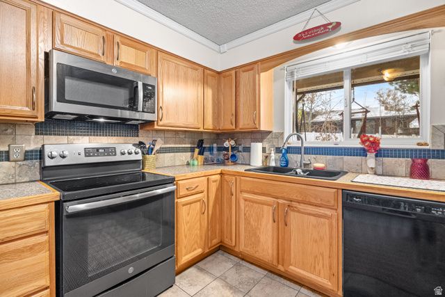 2349 W CHATEAU DR, Roy, UT 84067