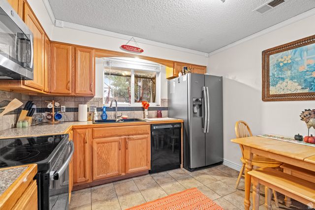 2349 W CHATEAU DR, Roy, UT 84067