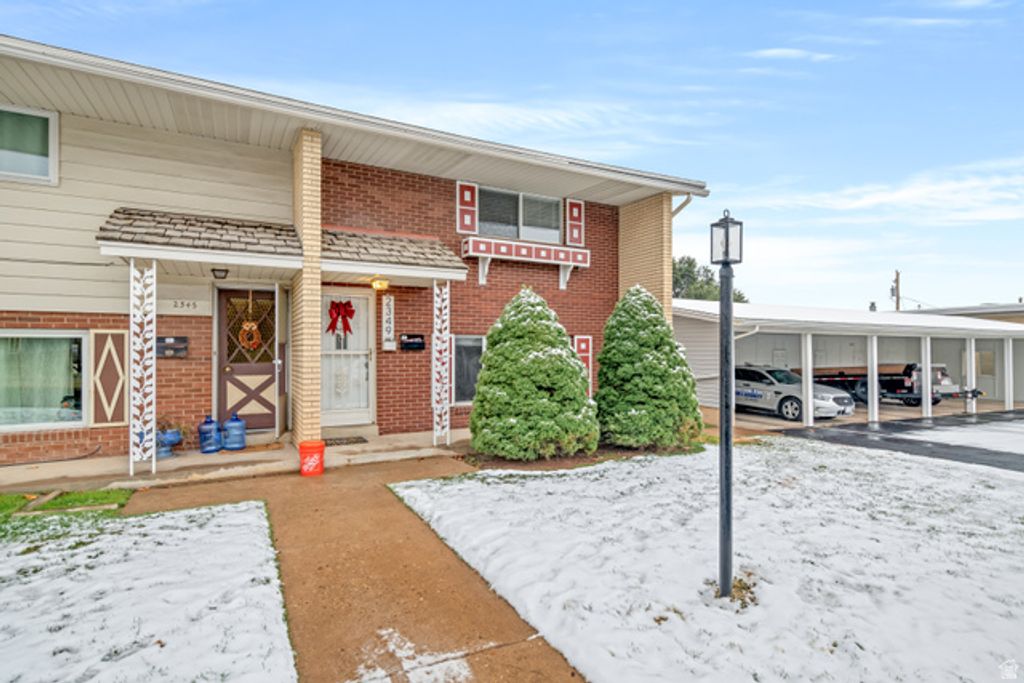 2349 W CHATEAU DR, Roy, UT 84067