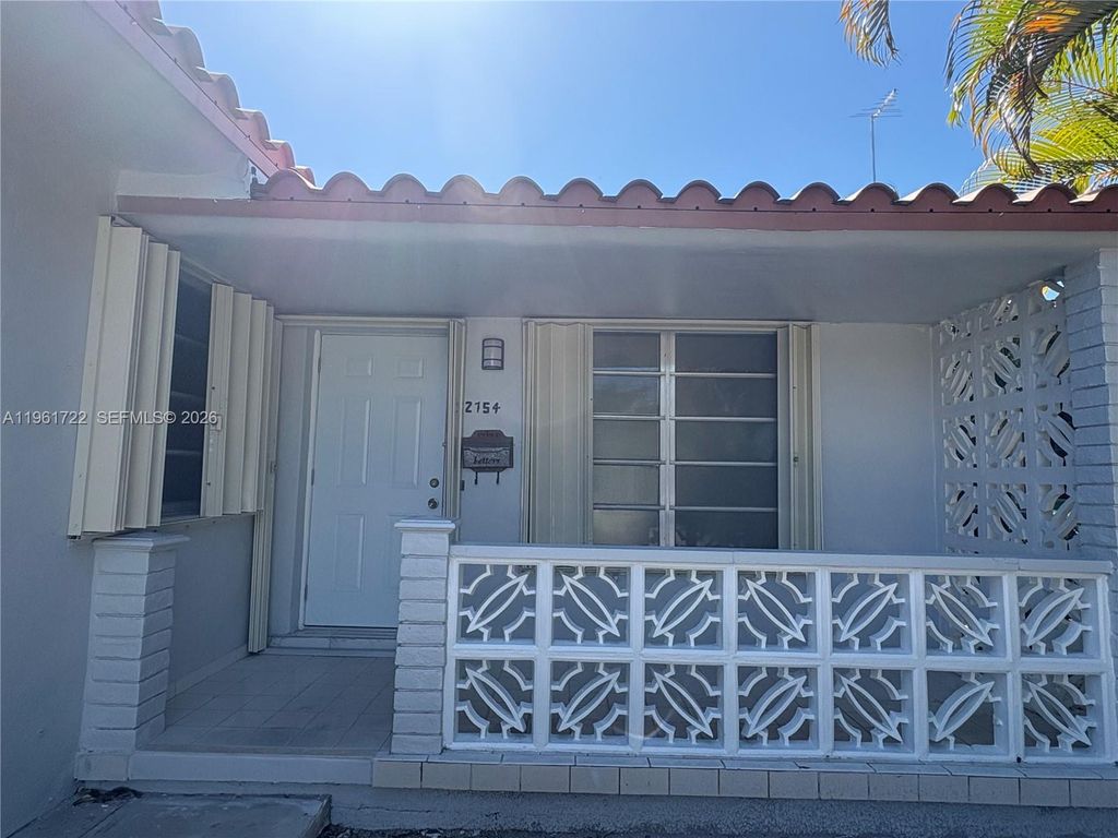 2752 SW 25th Ter B, Miami, FL 33133