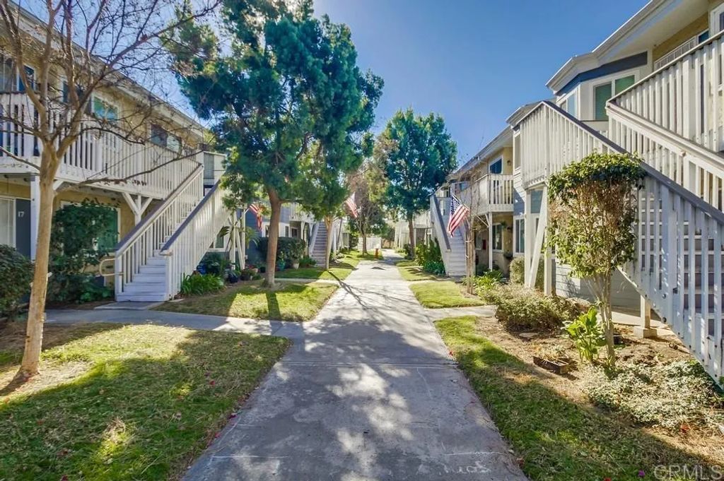 12616 Lakeshore Drive 1, Lakeside, CA 92040
