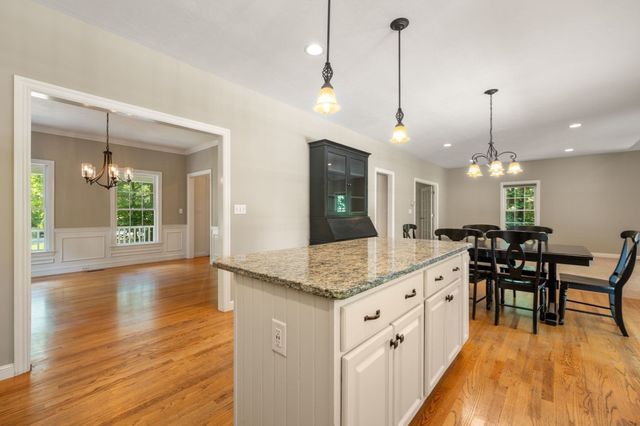 12 Rocky Woods Rd, Hopkinton, MA 01748
