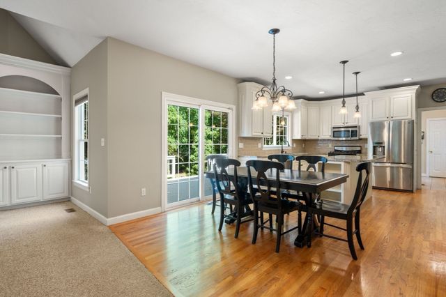12 Rocky Woods Rd, Hopkinton, MA 01748