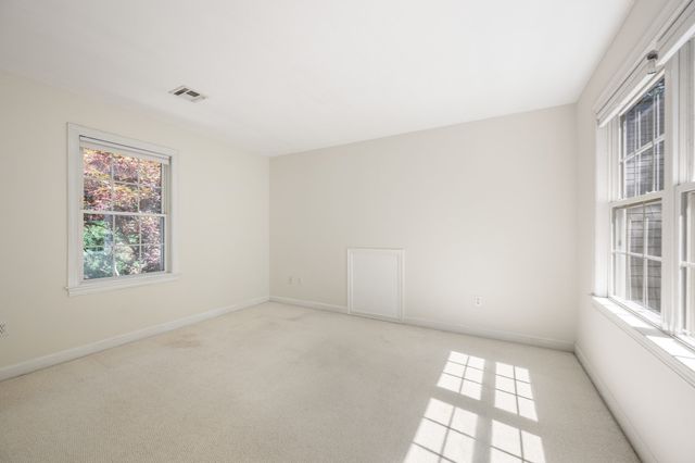 12 Rocky Woods Rd, Hopkinton, MA 01748