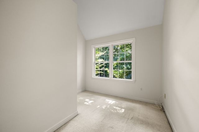 12 Rocky Woods Rd, Hopkinton, MA 01748