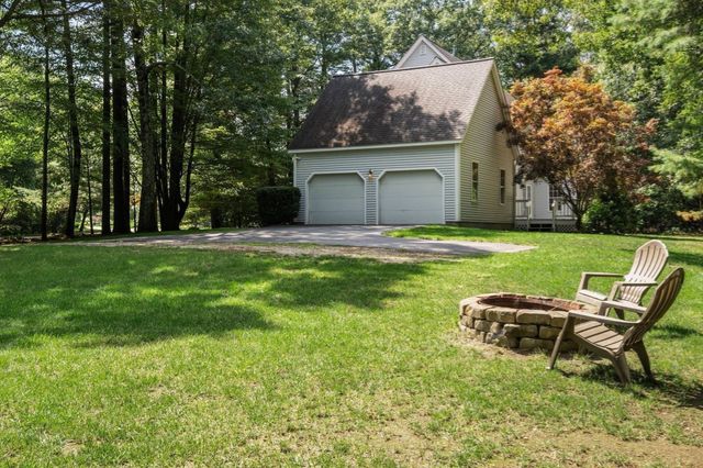 12 Rocky Woods Rd, Hopkinton, MA 01748