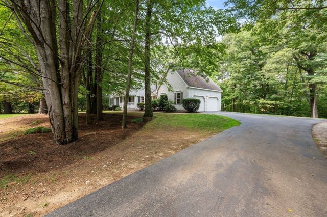 12 Rocky Woods Rd, Hopkinton, MA 01748