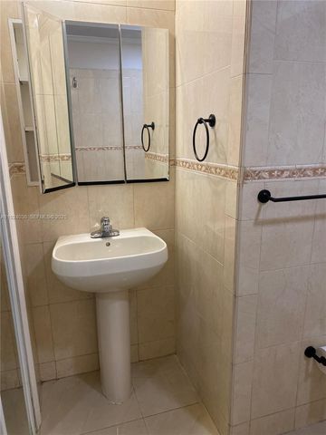 4841 SW 152nd Ct 35G, Miami, FL 33185