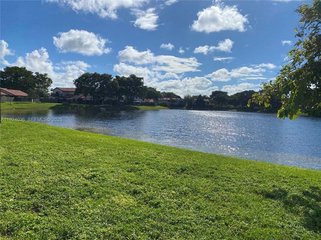 4841 SW 152nd Ct 35G, Miami, FL 33185