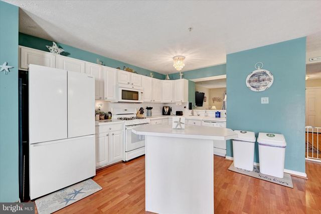 4 BLUE HERON CT, Baltimore, MD 21220