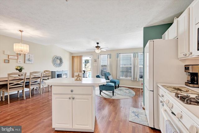 4 BLUE HERON CT, Baltimore, MD 21220