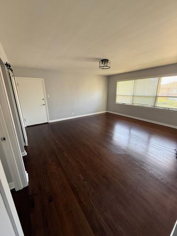 10351 Chaucer Street 2S, Westchester, IL 60154