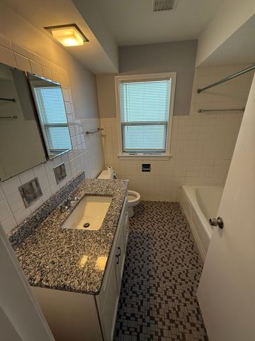 10351 Chaucer Street 2S, Westchester, IL 60154
