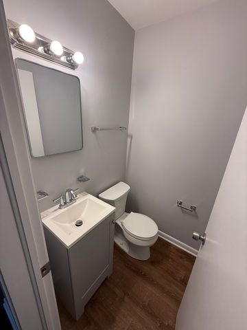 10351 Chaucer Street 2S, Westchester, IL 60154