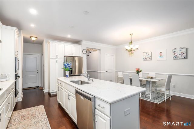 18 Hunting Ridge Lane 18, Bethel, CT 06801