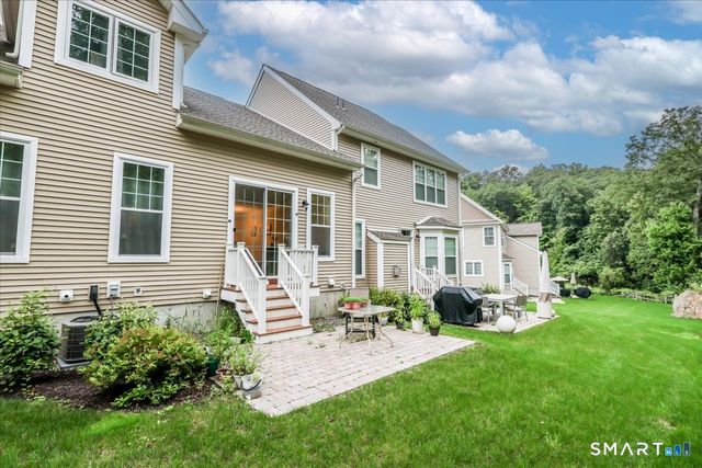 18 Hunting Ridge Lane 18, Bethel, CT 06801