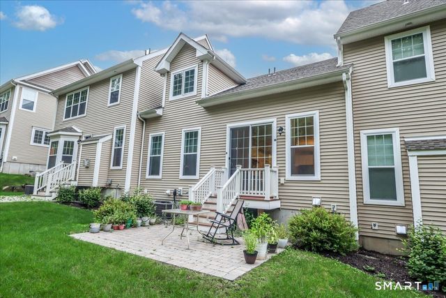 18 Hunting Ridge Lane 18, Bethel, CT 06801