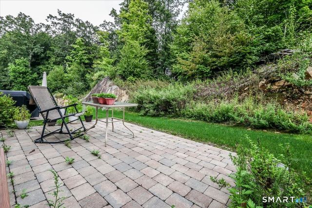 18 Hunting Ridge Lane 18, Bethel, CT 06801