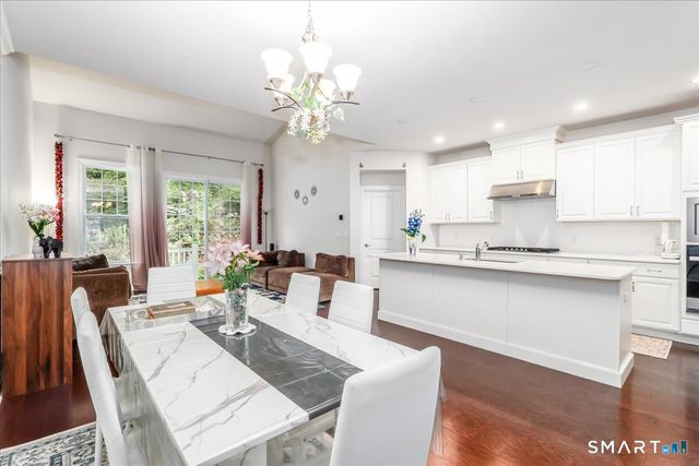 18 Hunting Ridge Lane 18, Bethel, CT 06801