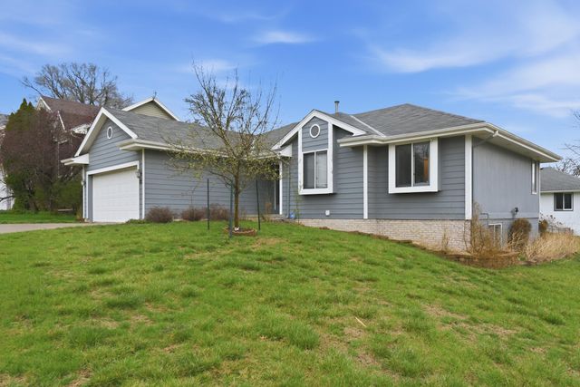 123 WOODBURY Circle, Council Bluffs, IA 51503