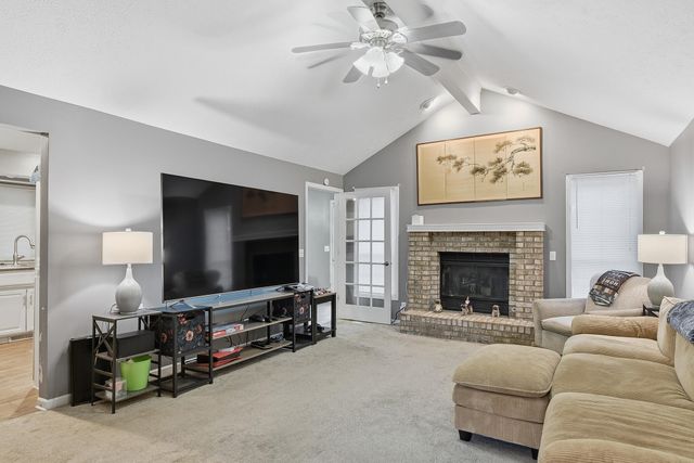 123 WOODBURY Circle, Council Bluffs, IA 51503