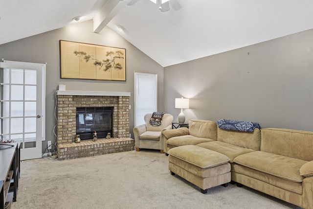 123 WOODBURY Circle, Council Bluffs, IA 51503