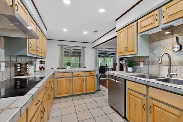 1413 Bowie, Corsicana, TX 75110