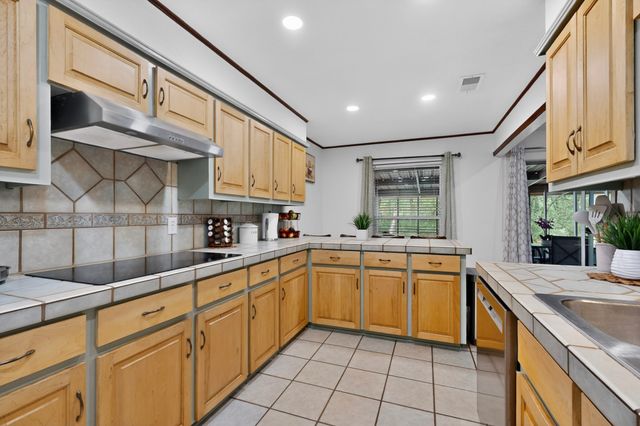 1413 Bowie, Corsicana, TX 75110