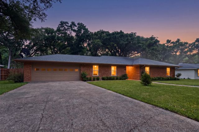 1413 Bowie, Corsicana, TX 75110