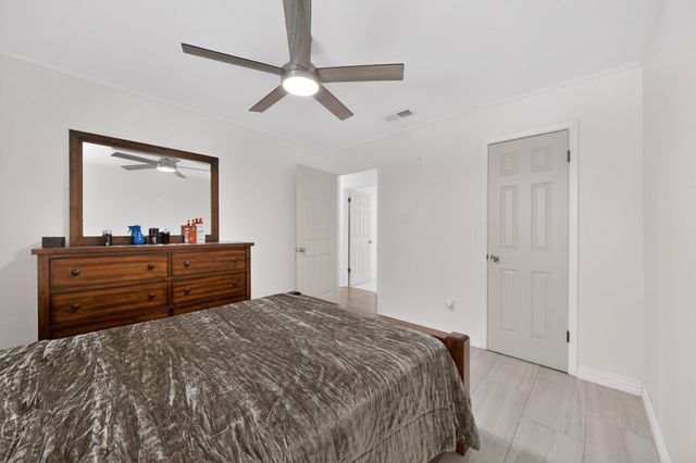 1413 Bowie, Corsicana, TX 75110