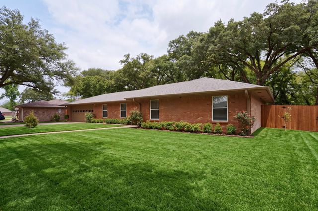 1413 Bowie, Corsicana, TX 75110